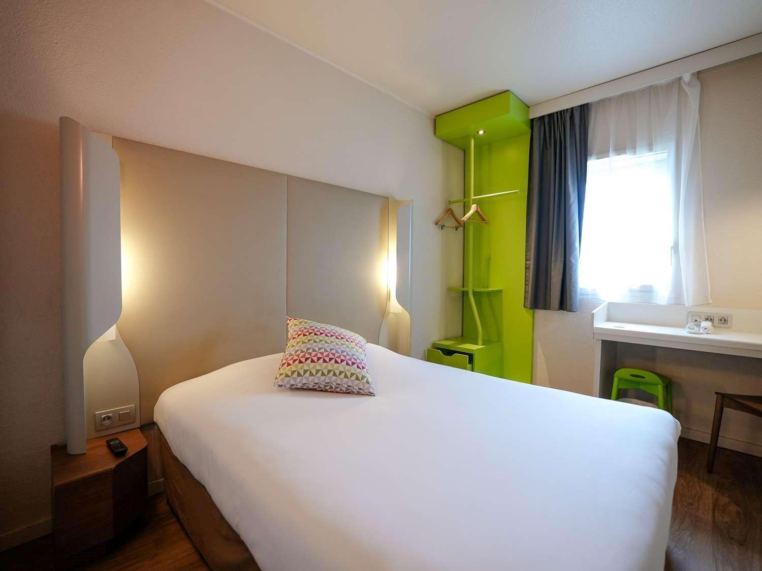 Campanile Saint-Quentin-En-Yvelines Hotell Montigny-le-Bretonneux Eksteriør bilde